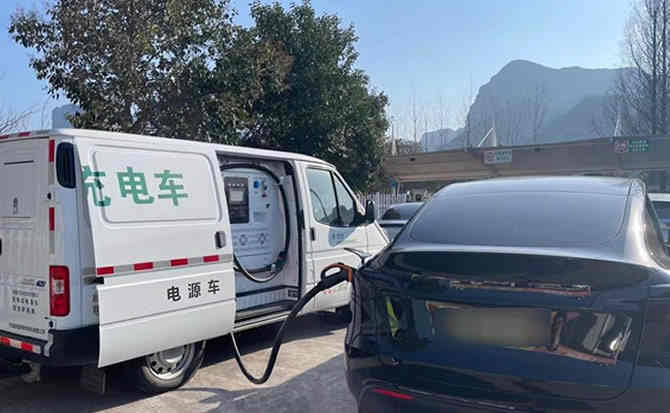 环江汽车搭电